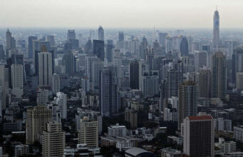 เวิลด์แบงก์หั่นจีดีพีไทยเหลือ 2.9% หนี้ครัวเรือน 90% กดดันบริโภค