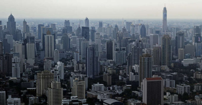 เวิลด์แบงก์หั่นจีดีพีไทยเหลือ 2.9% หนี้ครัวเรือน 90% กดดันบริโภค